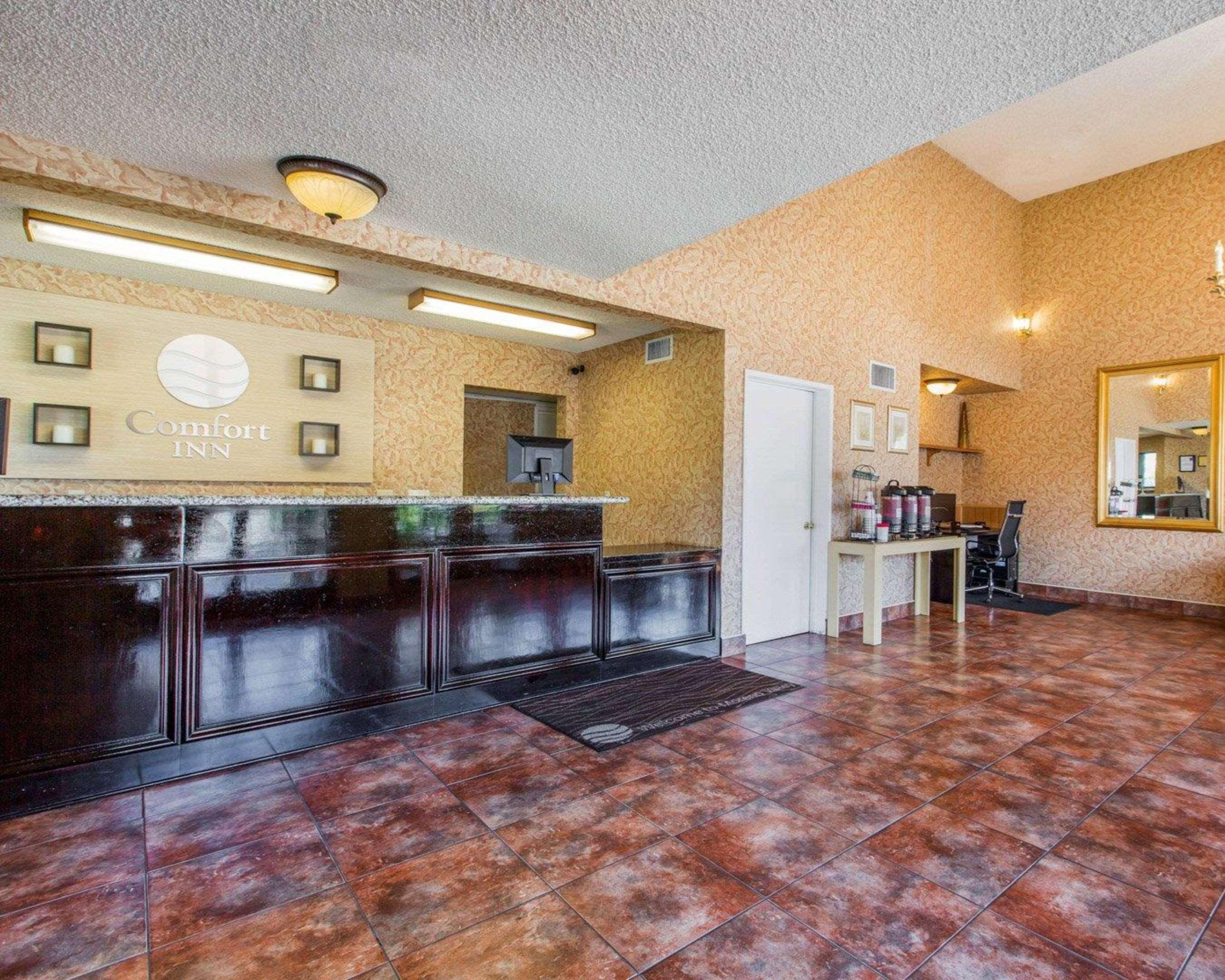 Comfort Inn & Suites Moreno Valley Near March Air Reserve Base Екстер'єр фото