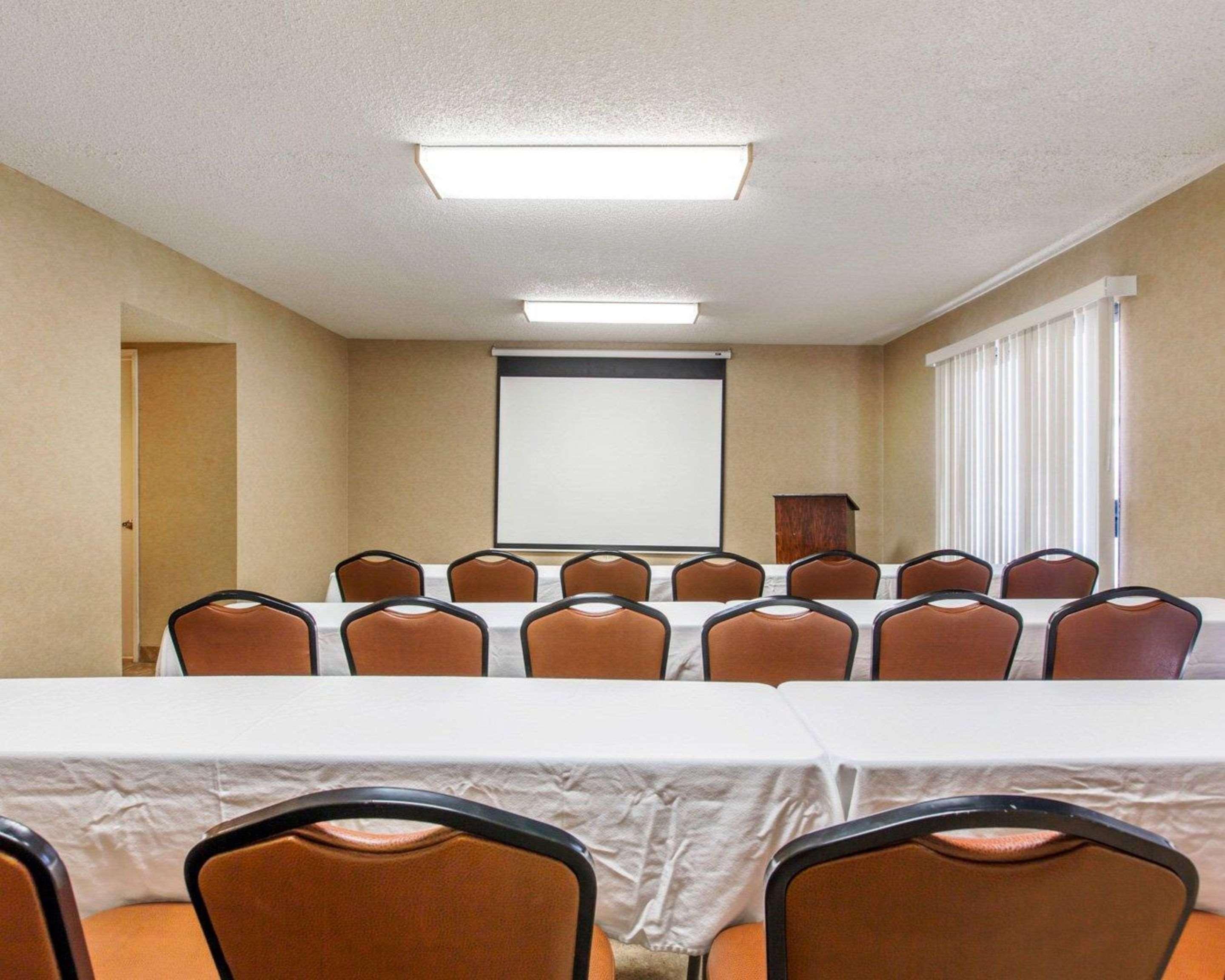 Comfort Inn & Suites Moreno Valley Near March Air Reserve Base Екстер'єр фото