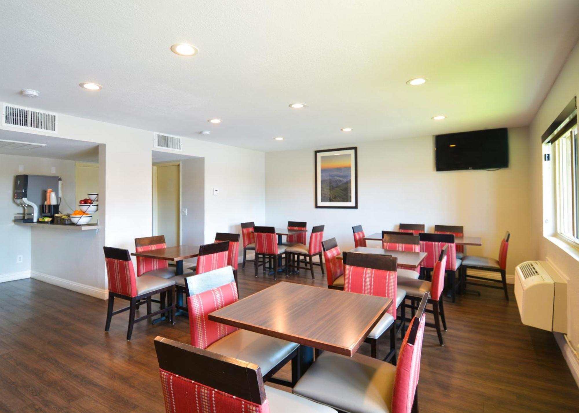 Comfort Inn & Suites Moreno Valley Near March Air Reserve Base Екстер'єр фото