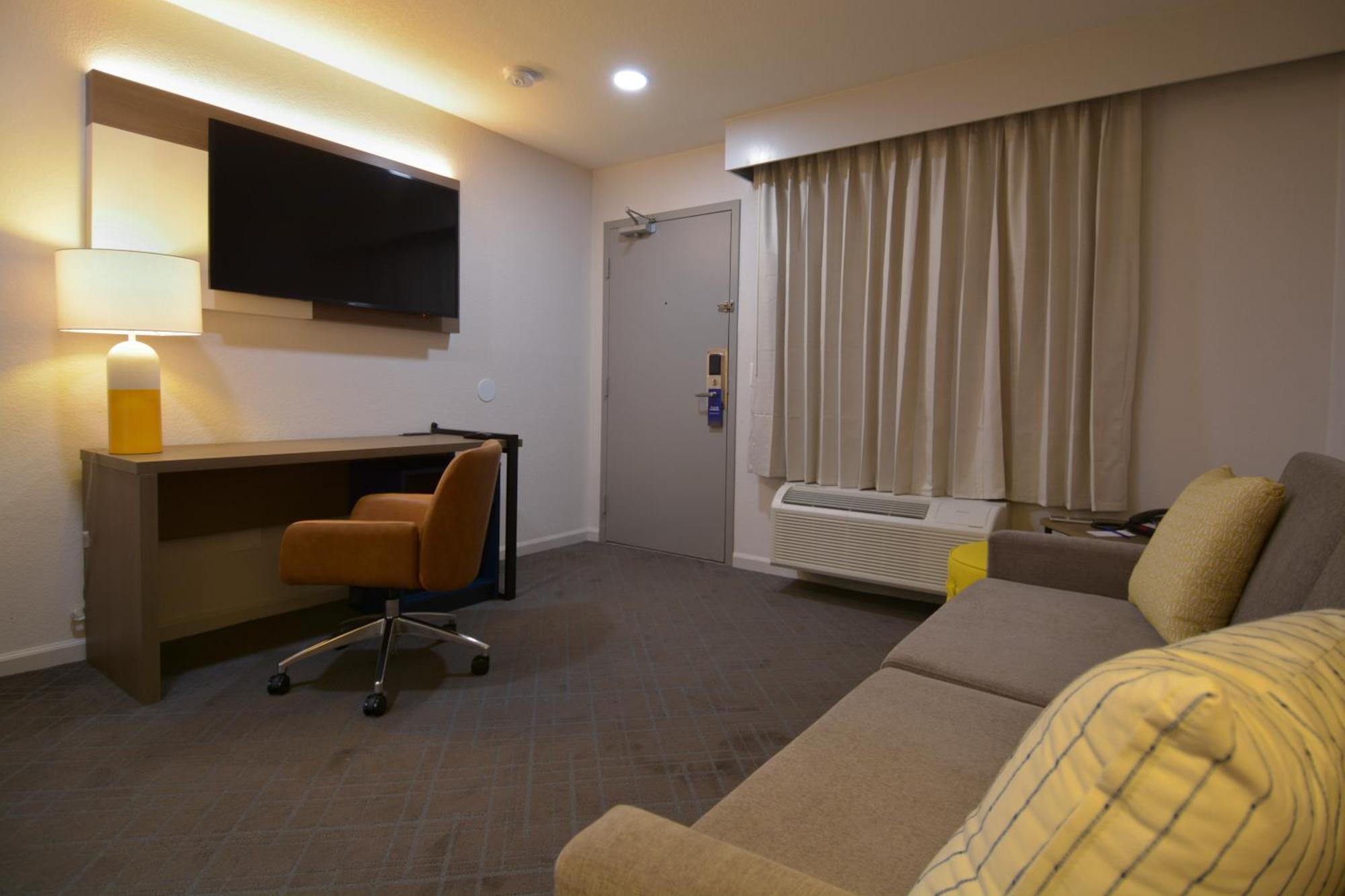 Comfort Inn & Suites Moreno Valley Near March Air Reserve Base Екстер'єр фото