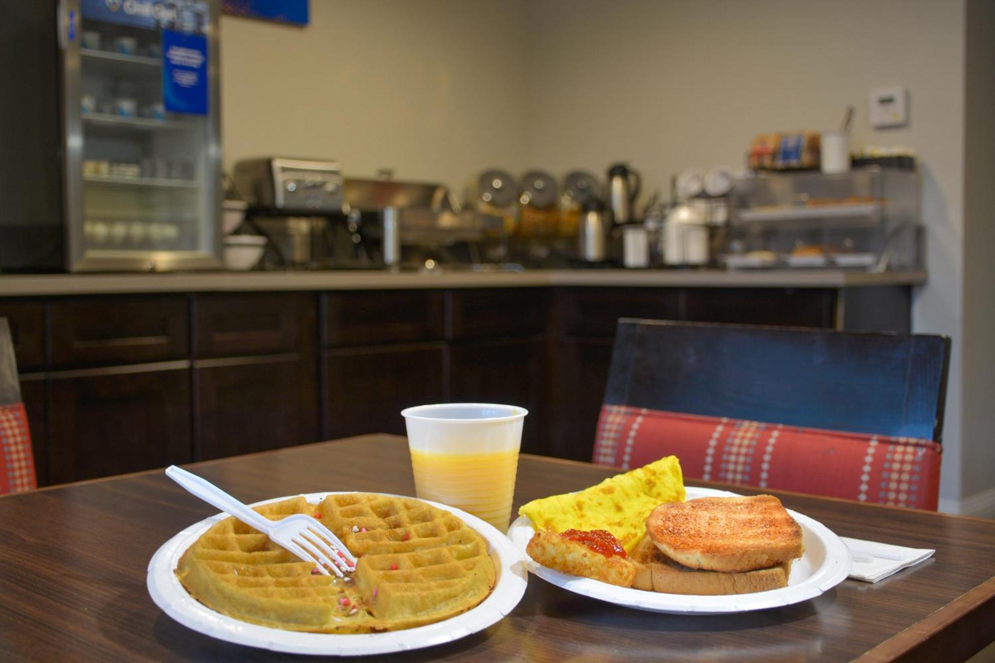 Comfort Inn & Suites Moreno Valley Near March Air Reserve Base Екстер'єр фото