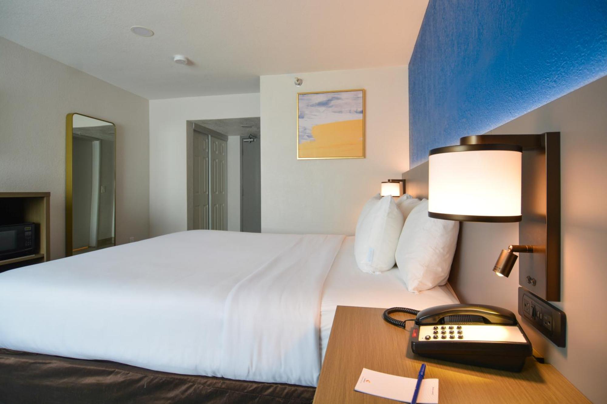 Comfort Inn & Suites Moreno Valley Near March Air Reserve Base Екстер'єр фото