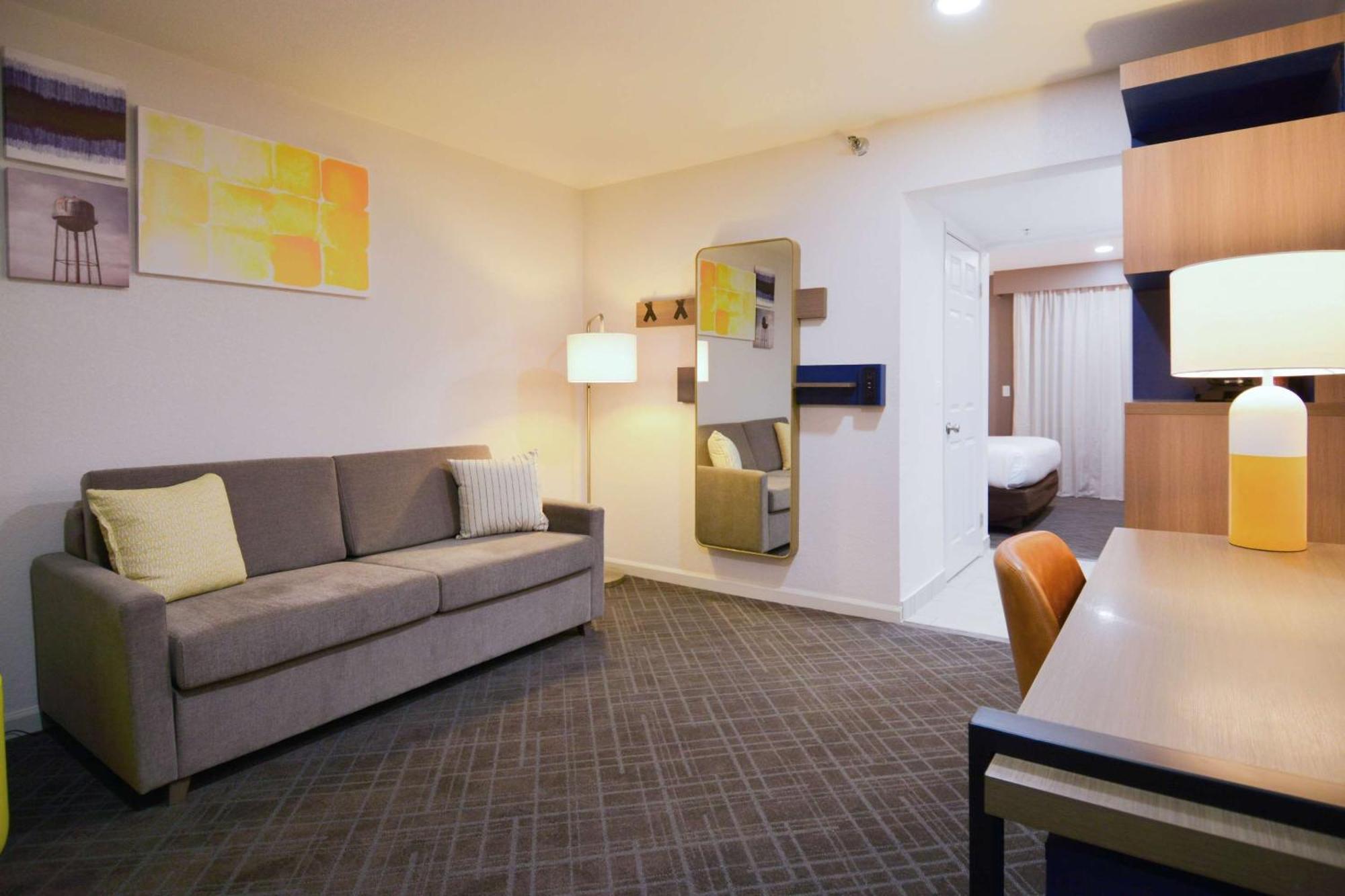 Comfort Inn & Suites Moreno Valley Near March Air Reserve Base Екстер'єр фото