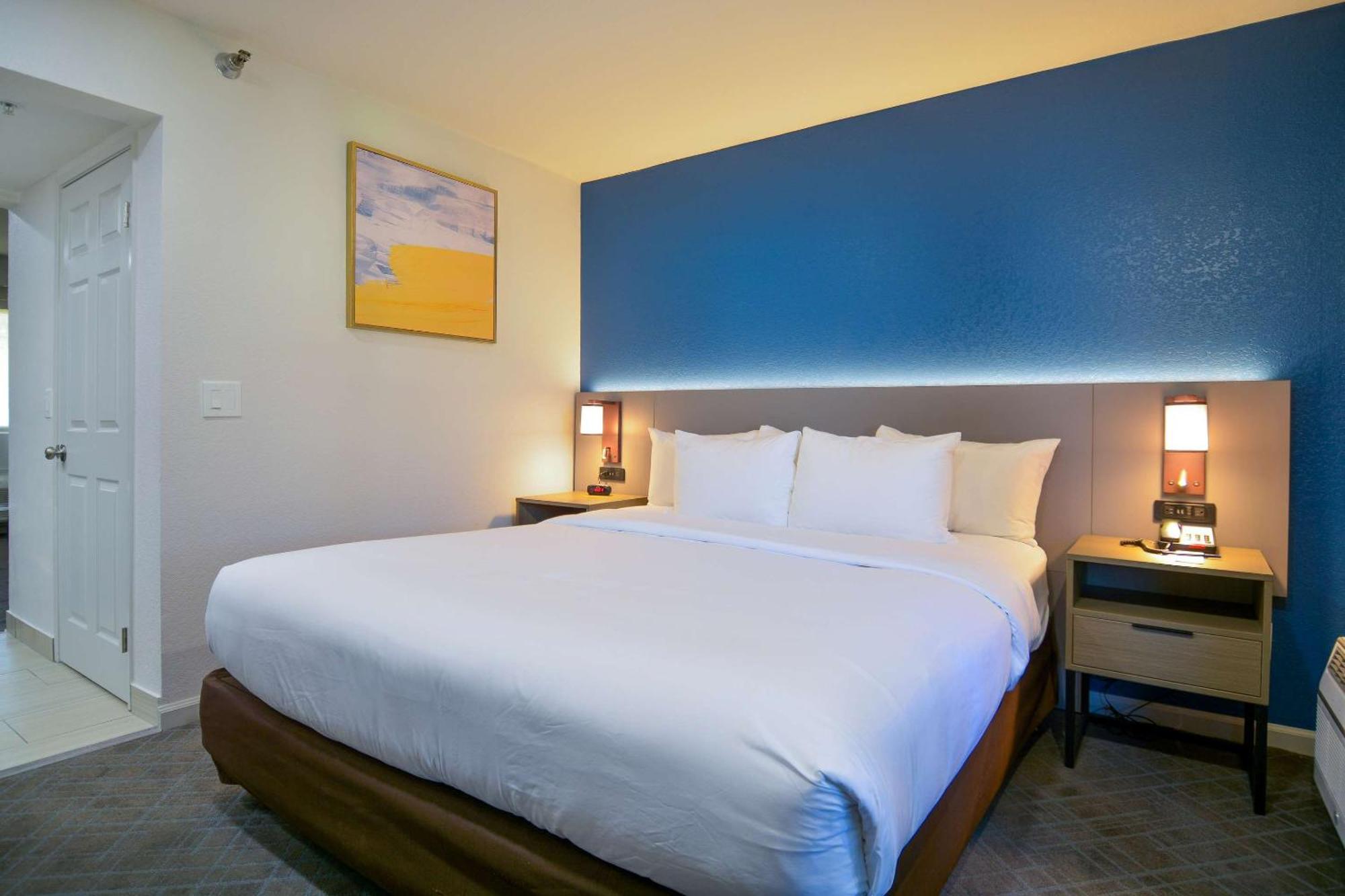 Comfort Inn & Suites Moreno Valley Near March Air Reserve Base Екстер'єр фото